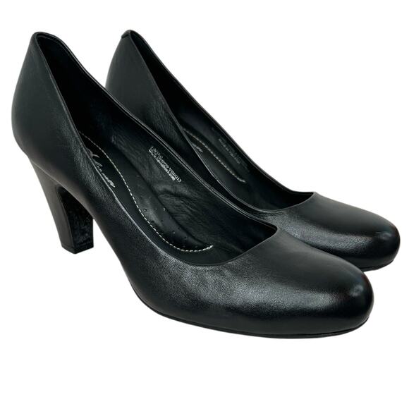 BORN Sabrina Classic Black Leather Pumps 2.5" Heel in Black Women's Size 7.5 - Picture 1 of 14